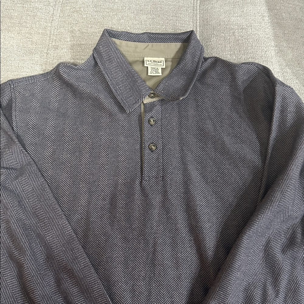 L.L. Bean Men's Blue Herringbone Button Down Shirt